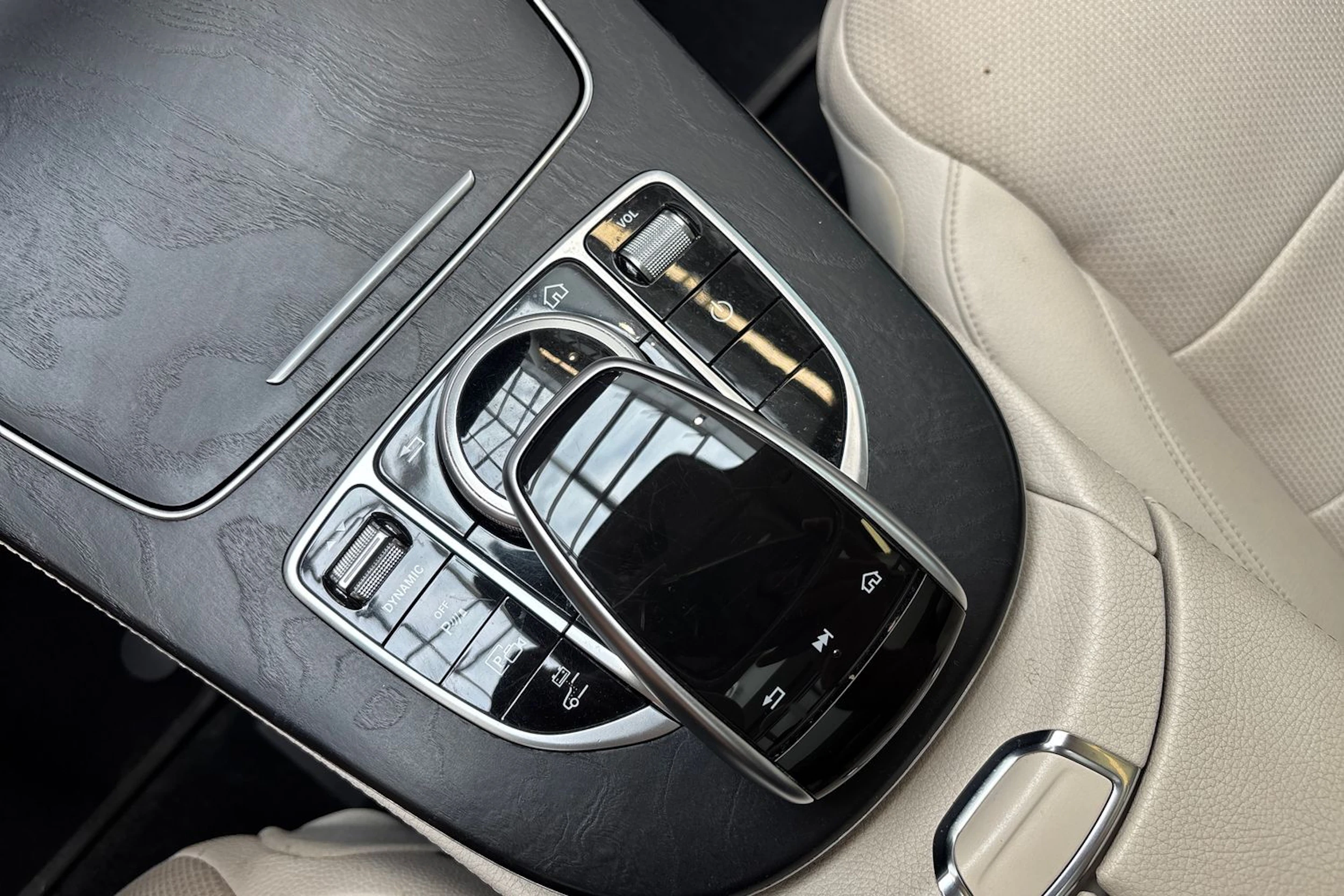 valkoinen Mercedes-Benz E 2020 kuva 20.