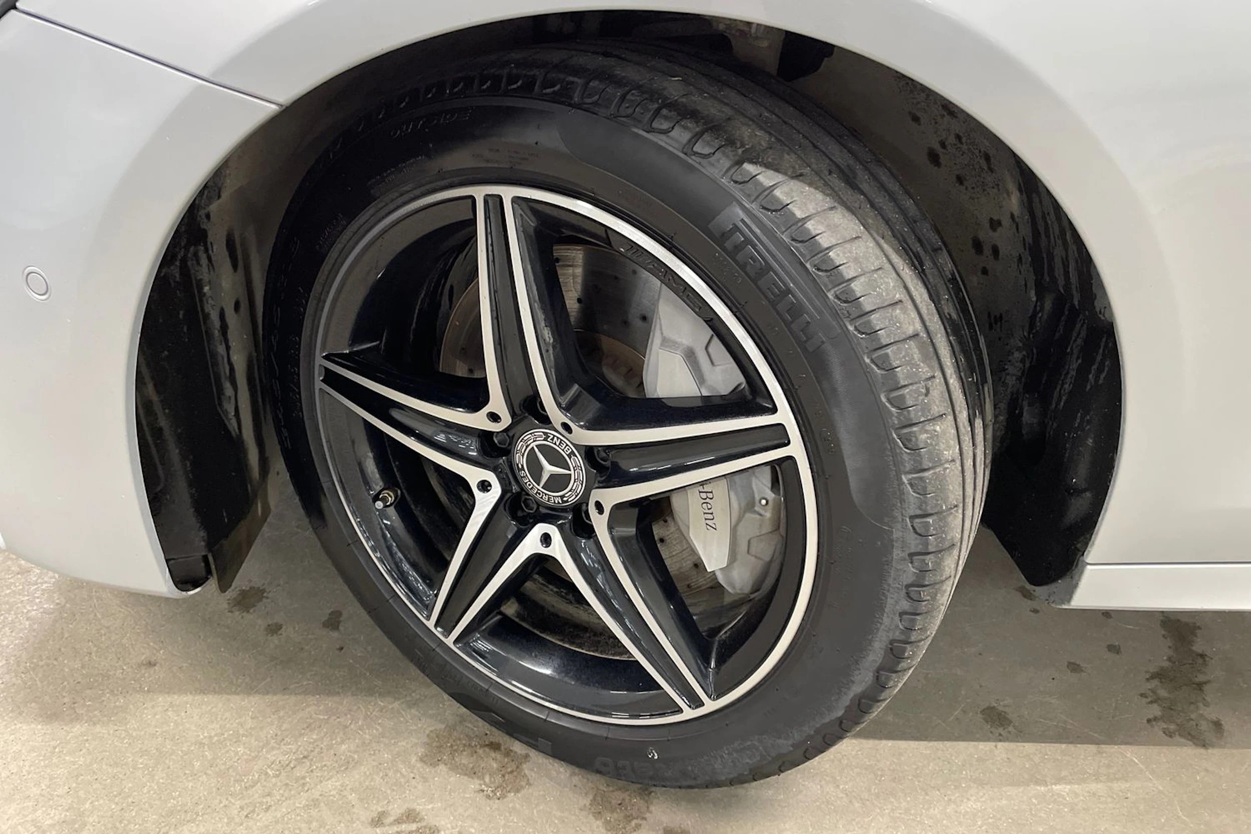 harmaa Mercedes-Benz E 2020 kuva 10.