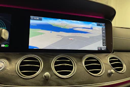 harmaa Mercedes-Benz E 2020 kuva 18.