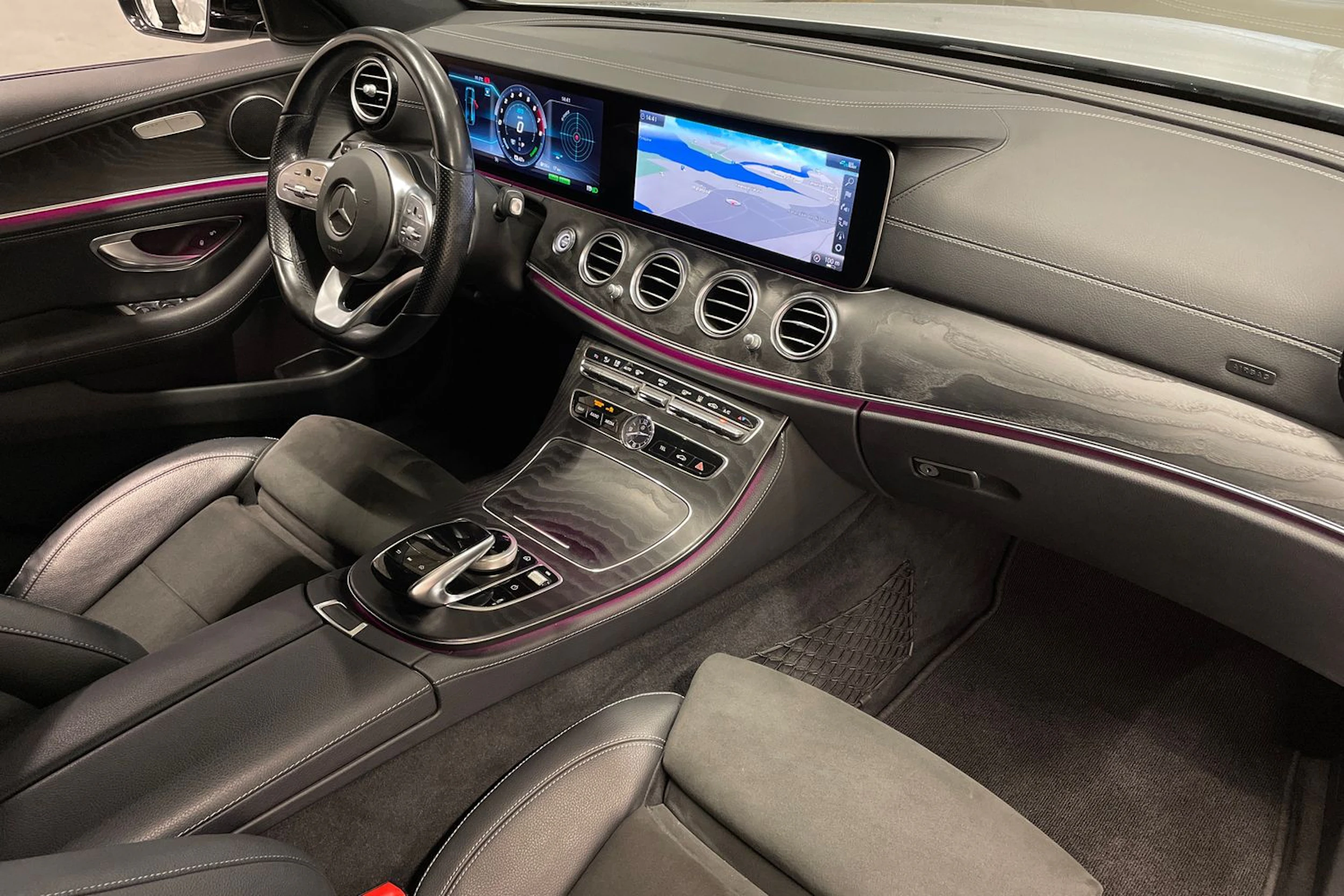 harmaa Mercedes-Benz E 2020 kuva 30.