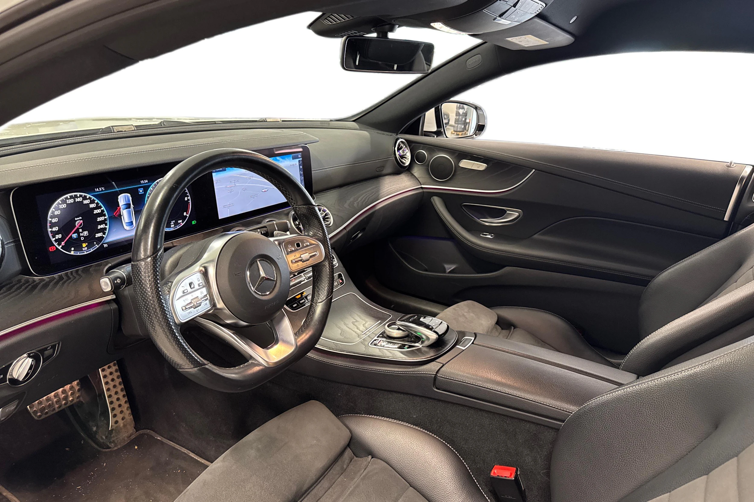 valkoinen Mercedes-Benz E 2020 kuva 3.