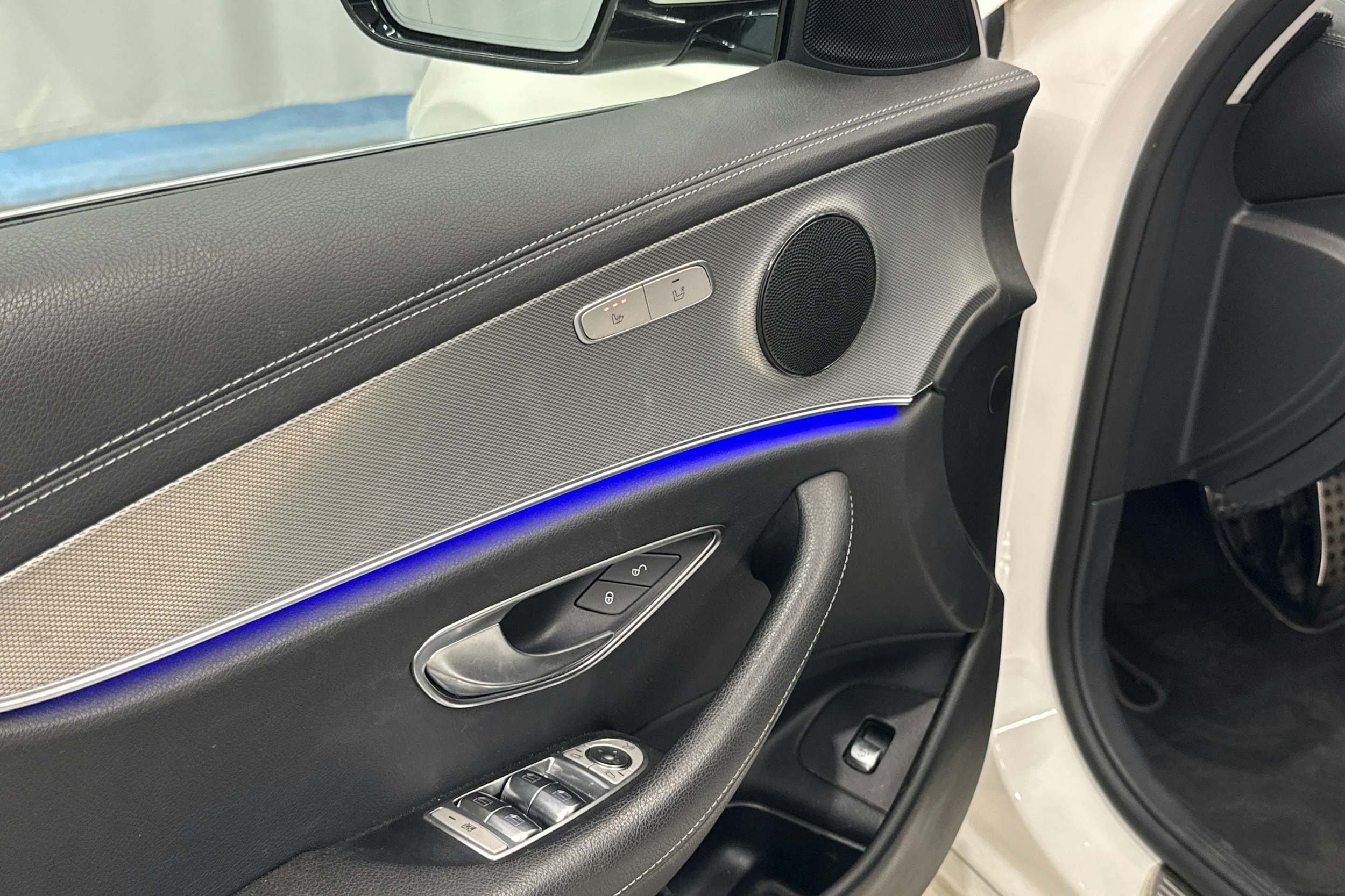 met. valkoinen Mercedes-Benz E 2020 kuva 13.