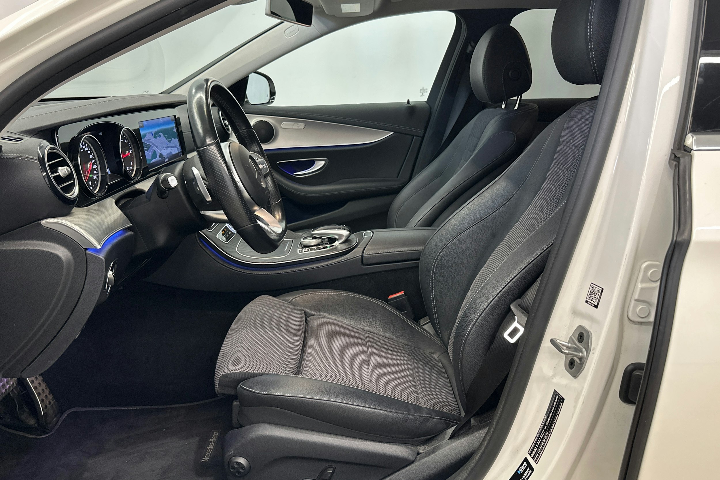 met. valkoinen Mercedes-Benz E 2020 kuva 14.