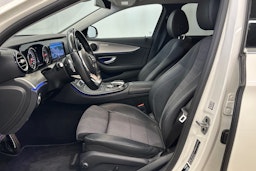 met. valkoinen Mercedes-Benz E 2020 kuva 14.