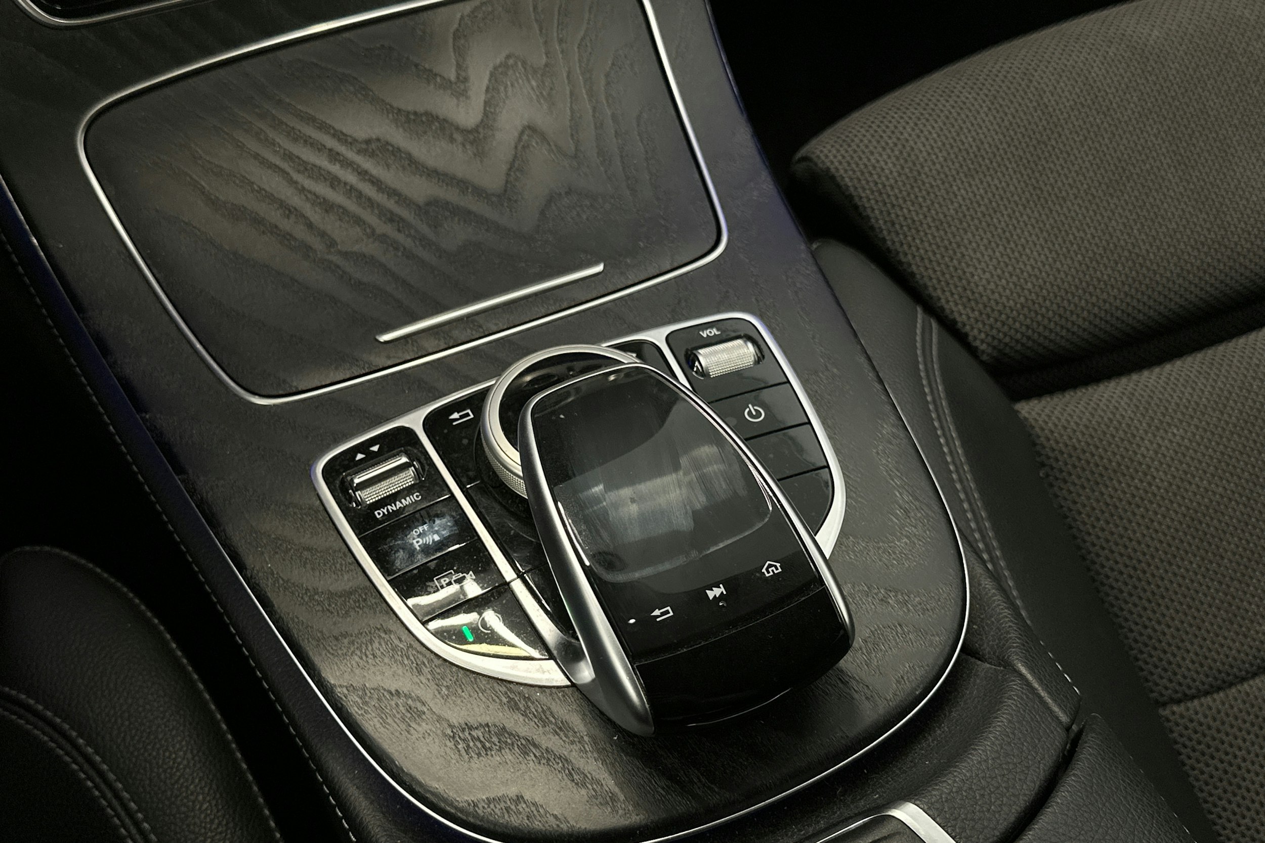met. valkoinen Mercedes-Benz E 2020 kuva 24.