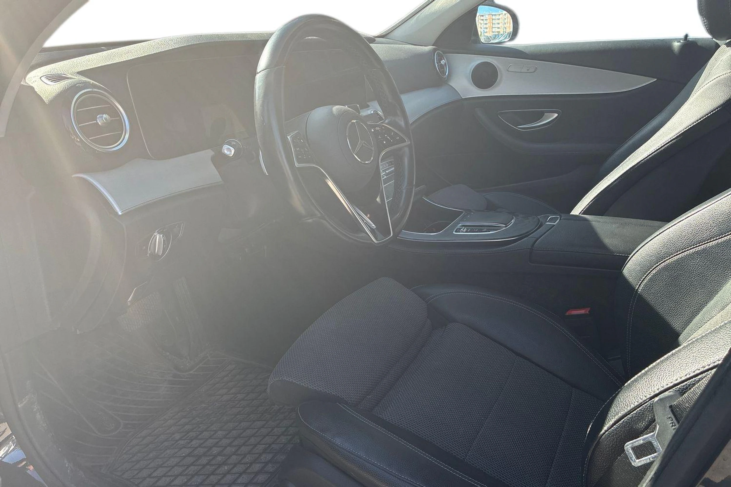 musta Mercedes-Benz E 2020 kuva 3.