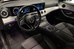 musta Mercedes-Benz E 2020 kuva 6.