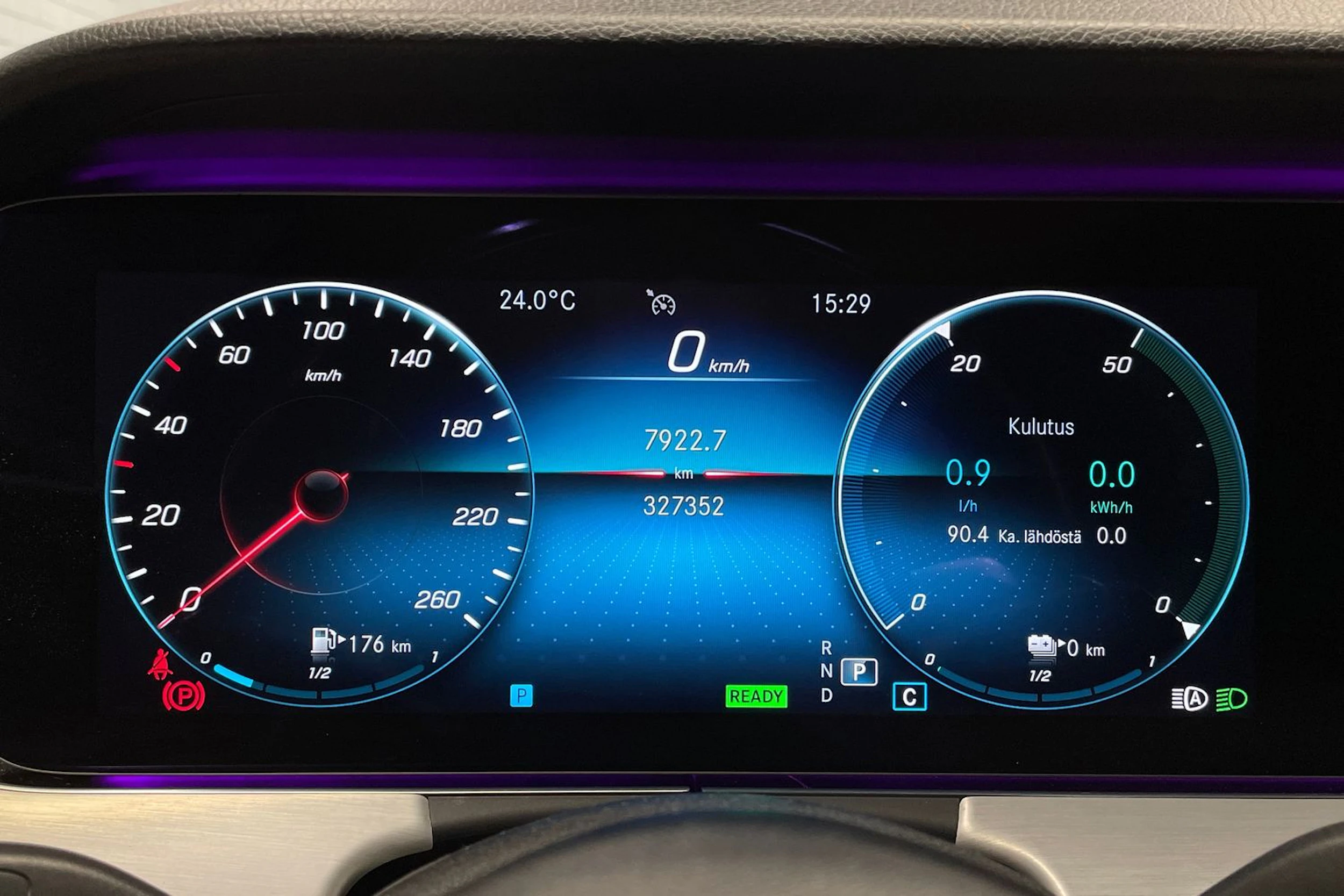musta Mercedes-Benz E 2020 kuva 13.
