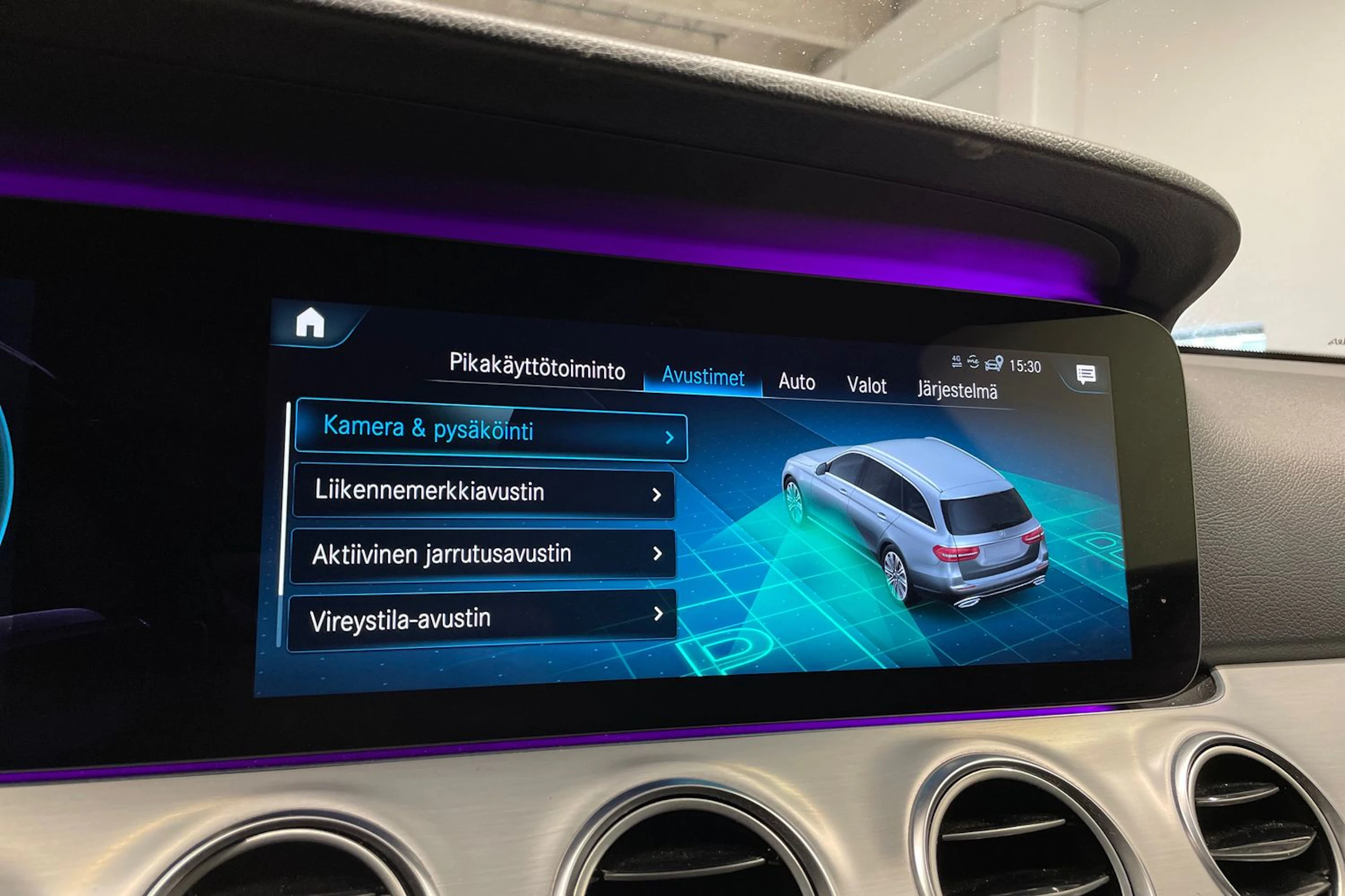 musta Mercedes-Benz E 2020 kuva 17.