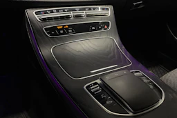 musta Mercedes-Benz E 2020 kuva 21.
