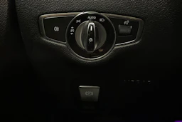 musta Mercedes-Benz E 2020 kuva 22.