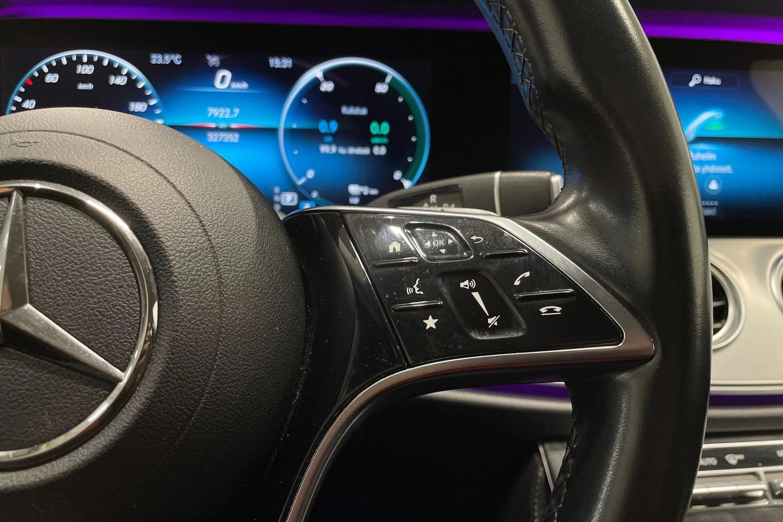 musta Mercedes-Benz E 2020 kuva 24.
