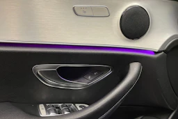 musta Mercedes-Benz E 2020 kuva 26.