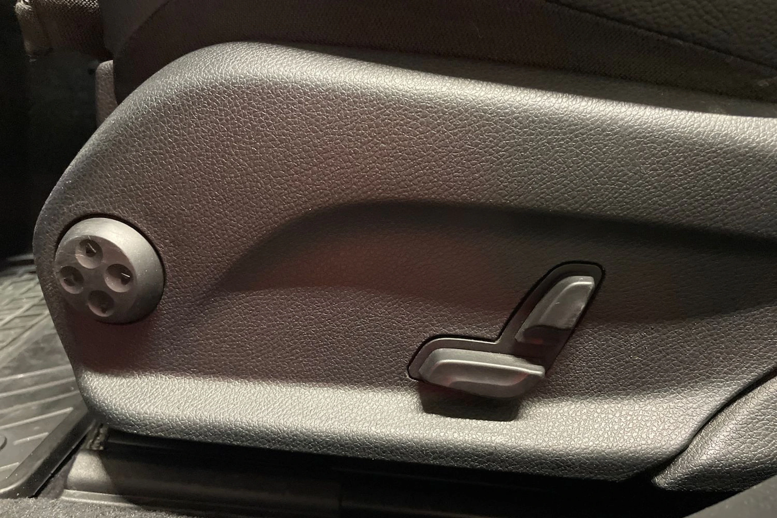 musta Mercedes-Benz E 2020 kuva 27.