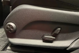 musta Mercedes-Benz E 2020 kuva 27.