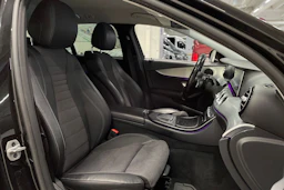 musta Mercedes-Benz E 2020 kuva 29.