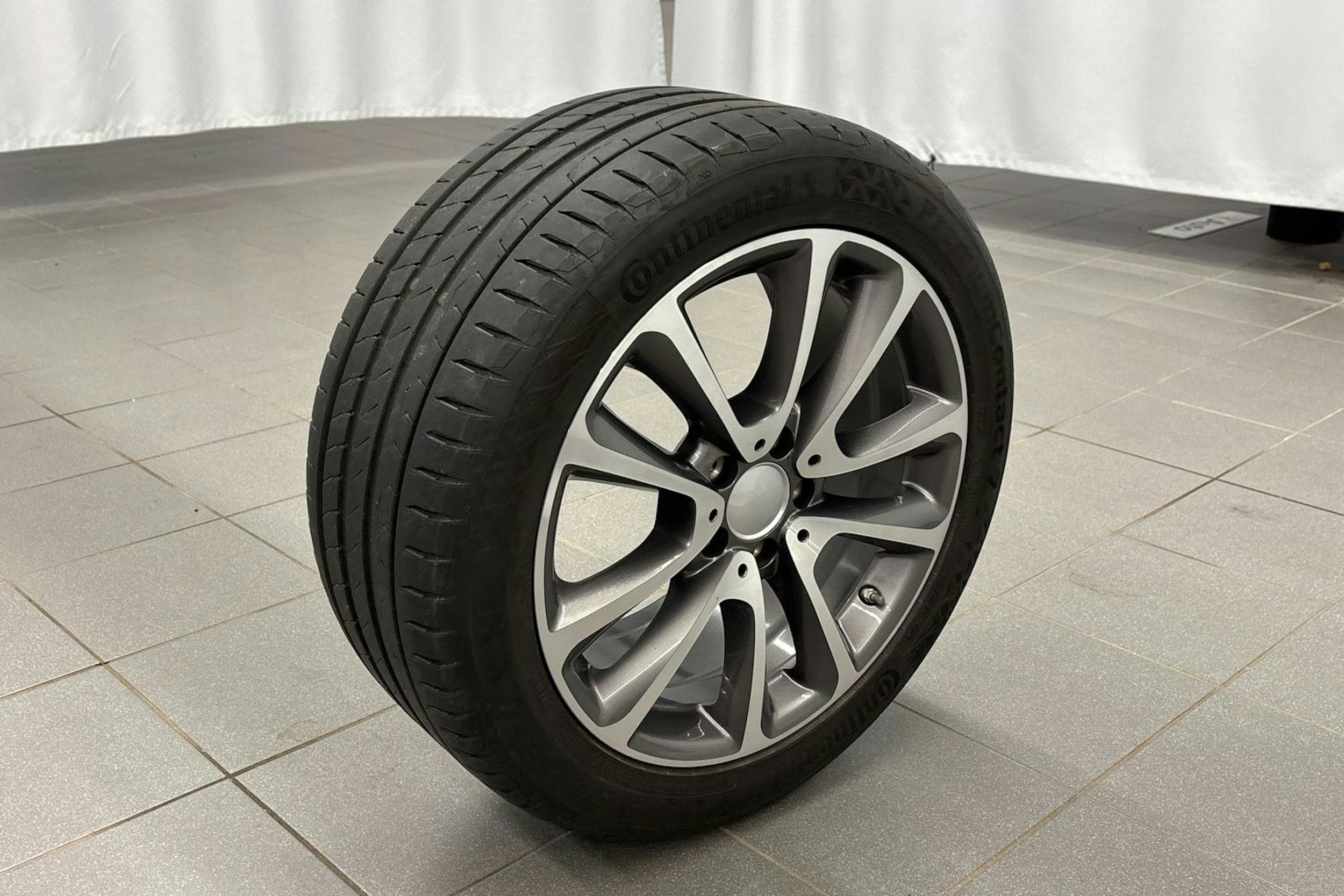 hopea Mercedes-Benz E 2020 kuva 13.