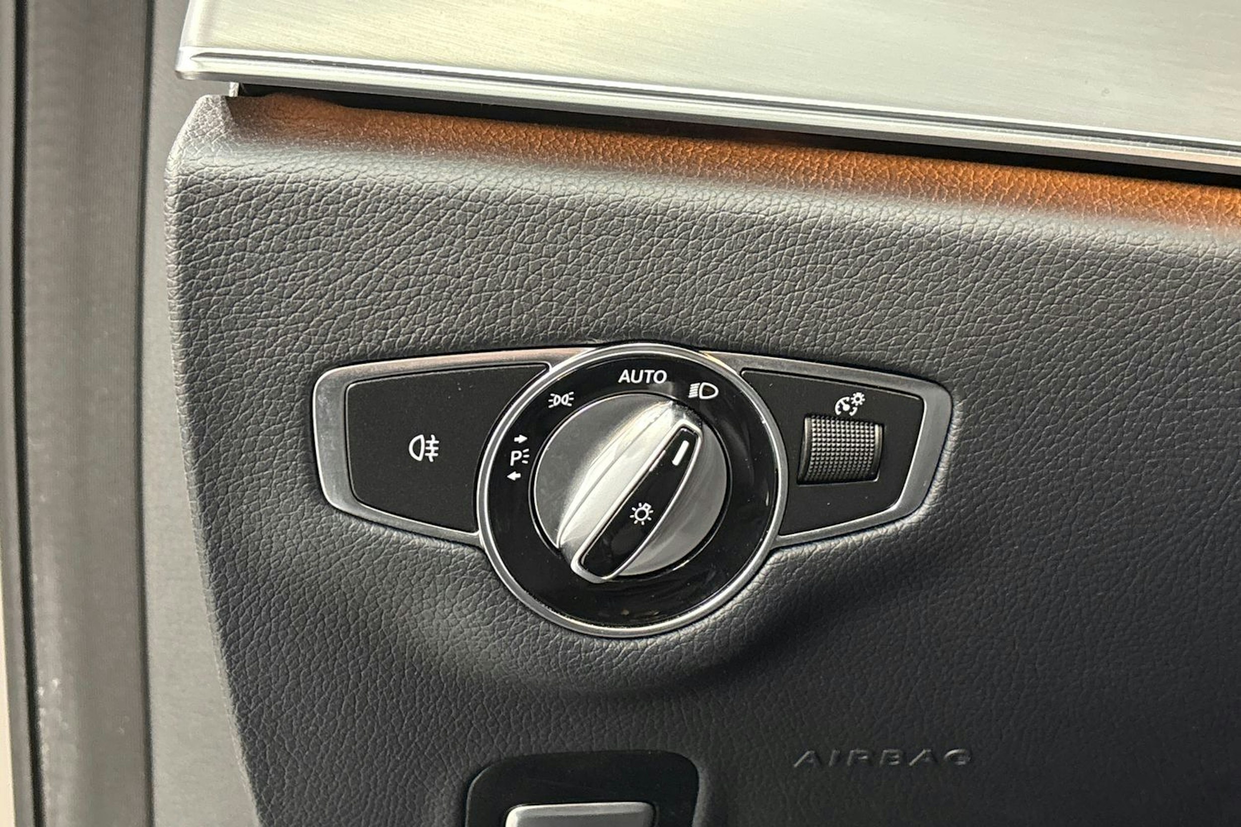 hopea Mercedes-Benz E 2020 kuva 22.