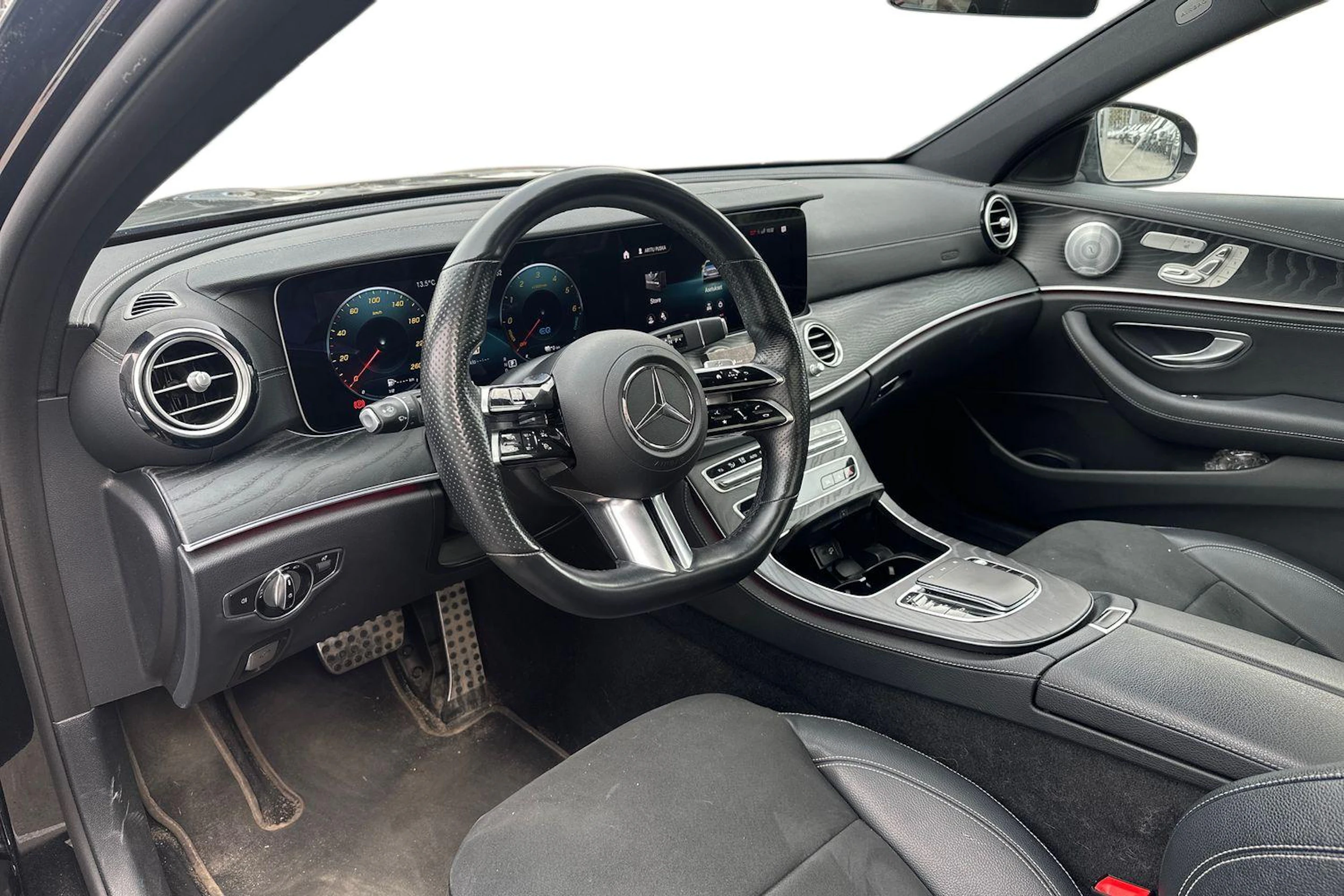 musta Mercedes-Benz E 2020 kuva 3.