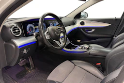 valkoinen Mercedes-Benz E 2020 kuva 3.