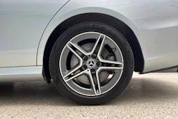 harmaa Mercedes-Benz E 2020 kuva 13.