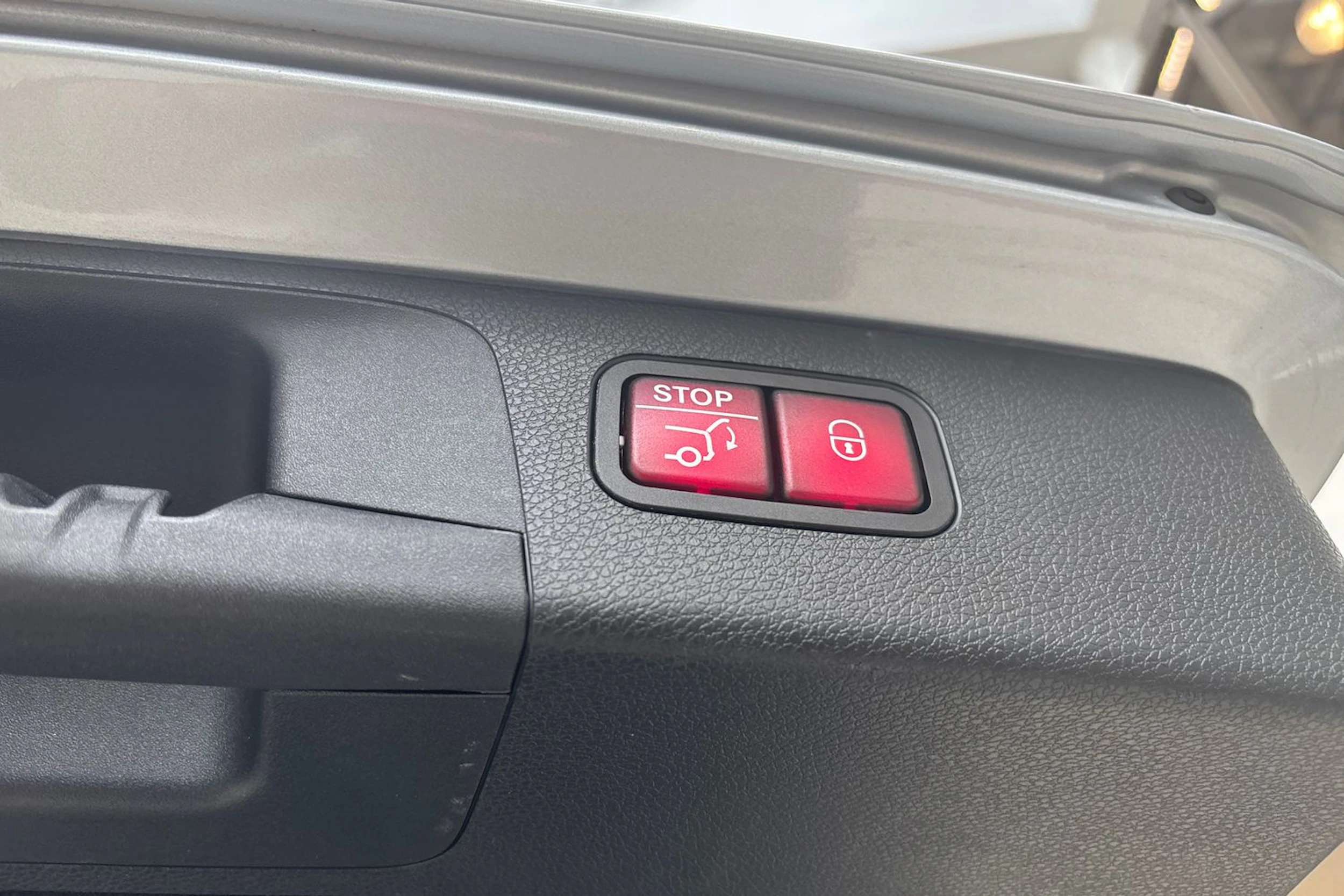 harmaa Mercedes-Benz E 2020 kuva 17.