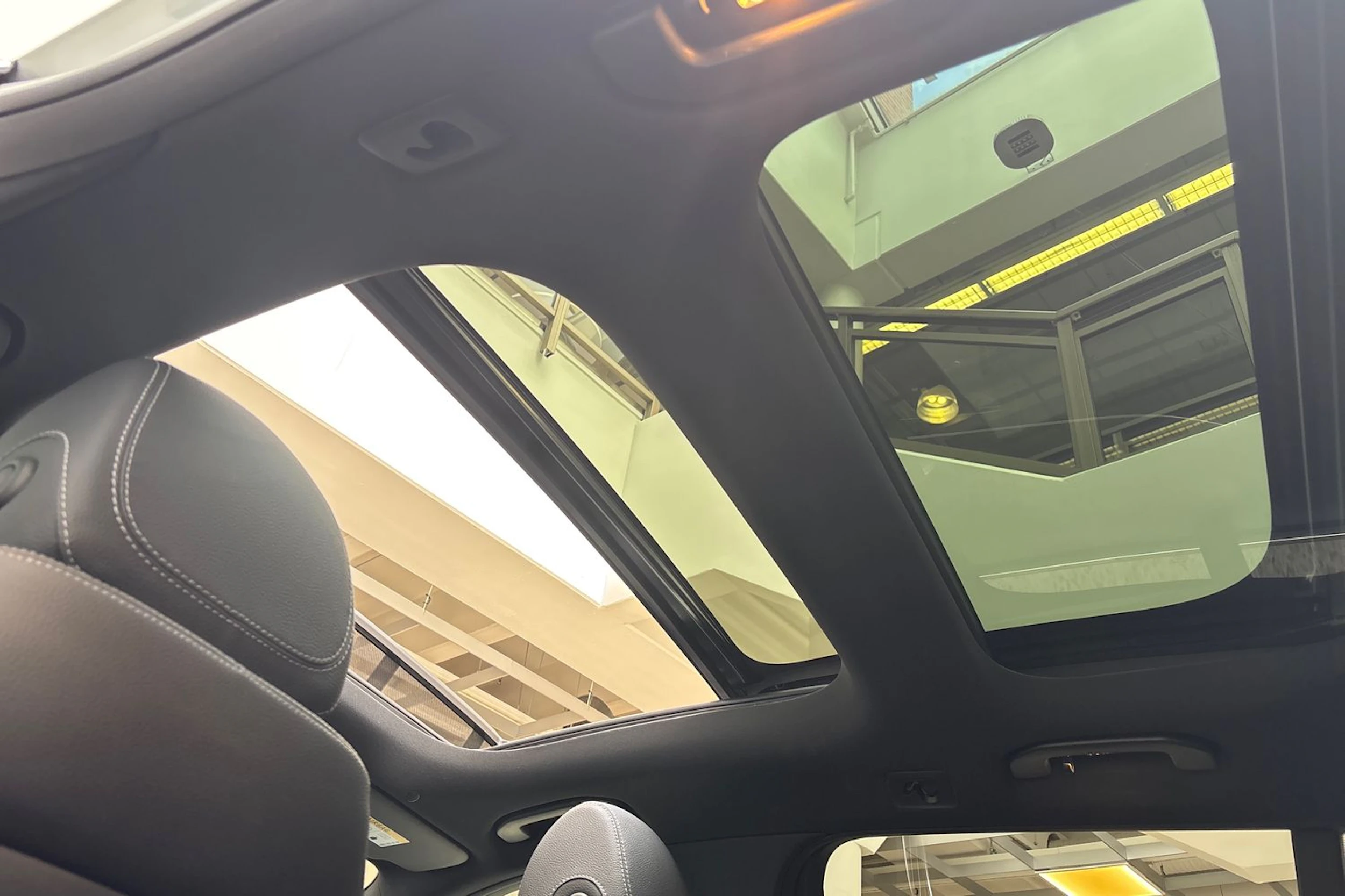 harmaa Mercedes-Benz E 2020 kuva 19.