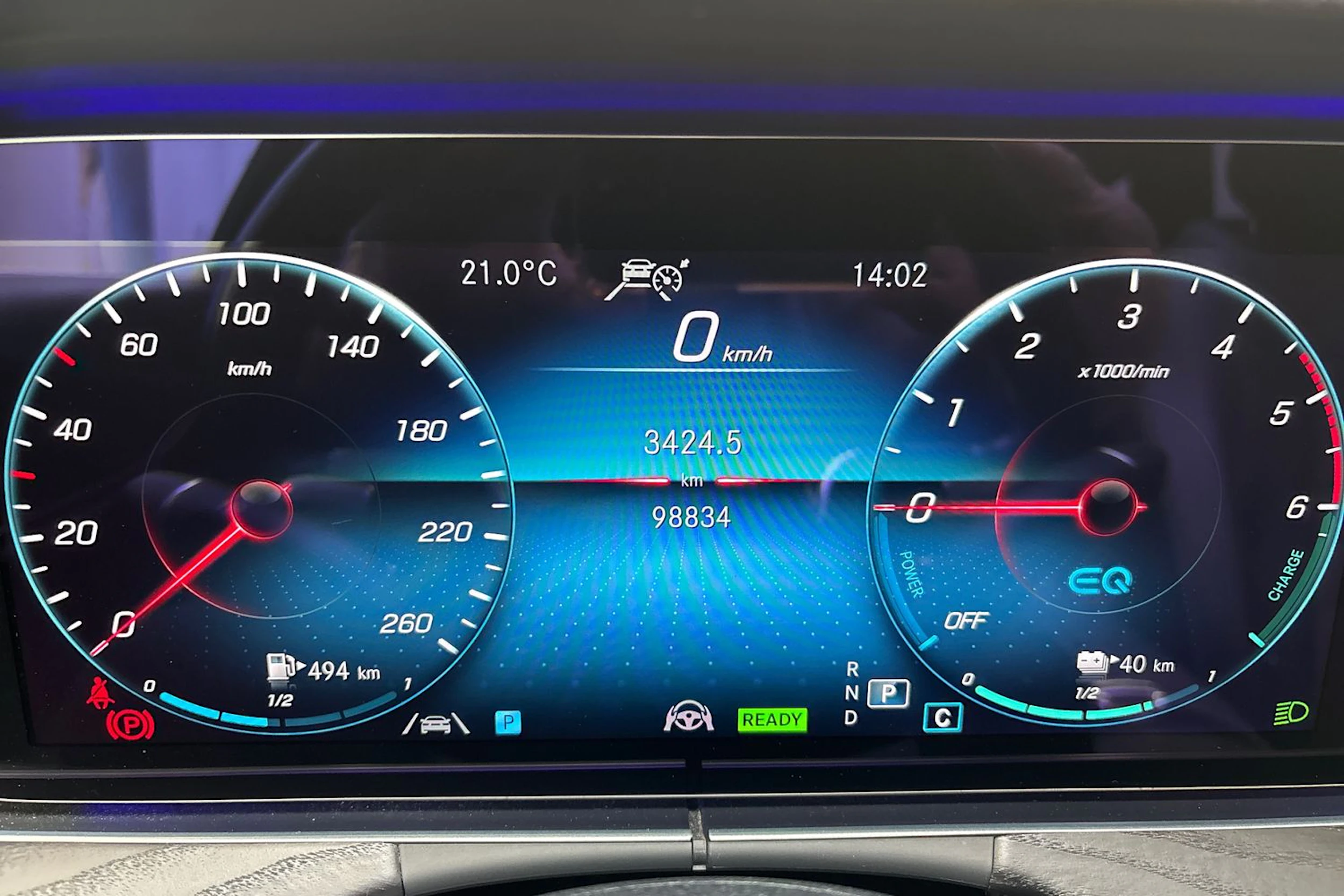 harmaa Mercedes-Benz E 2020 kuva 24.