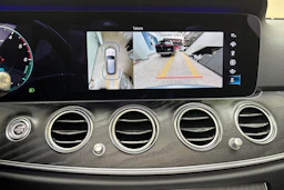 harmaa Mercedes-Benz E 2020 kuva 25.