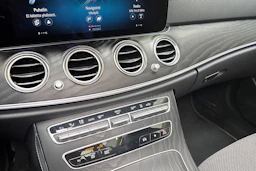 harmaa Mercedes-Benz E 2020 kuva 27.