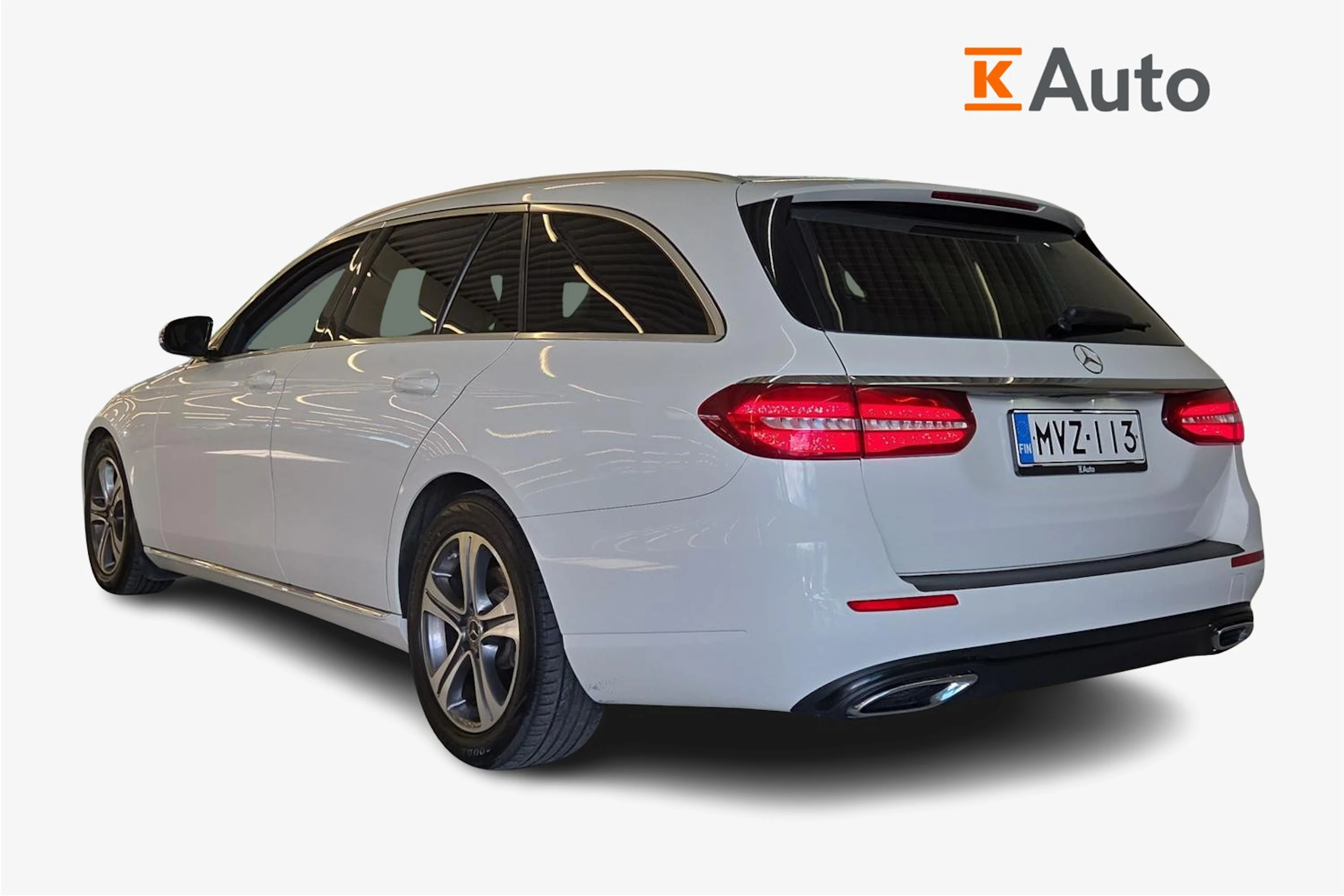 valkoinen Mercedes-Benz E 2020 kuva 2.