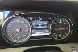valkoinen Mercedes-Benz E 2020 kuva 13.