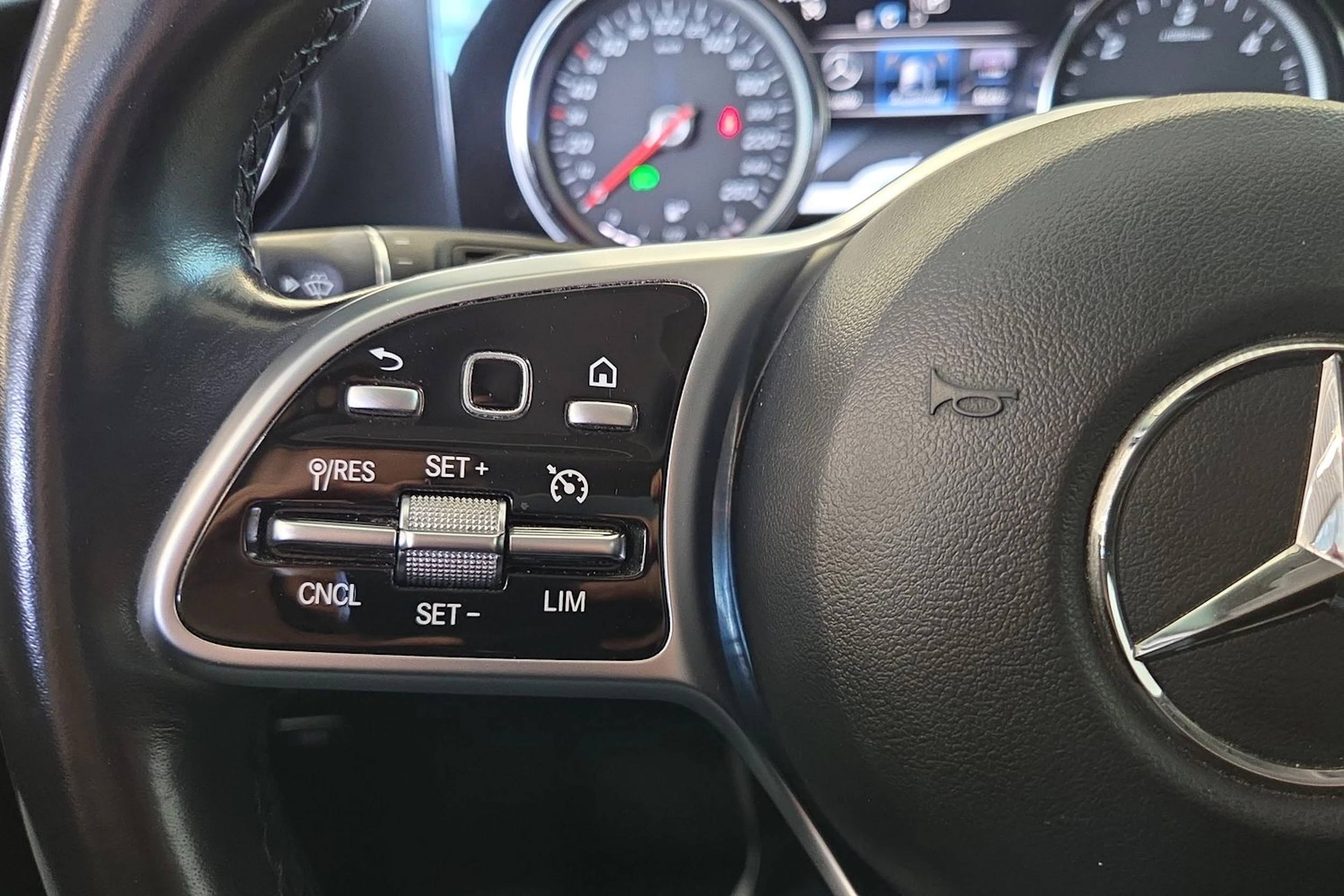 valkoinen Mercedes-Benz E 2020 kuva 14.