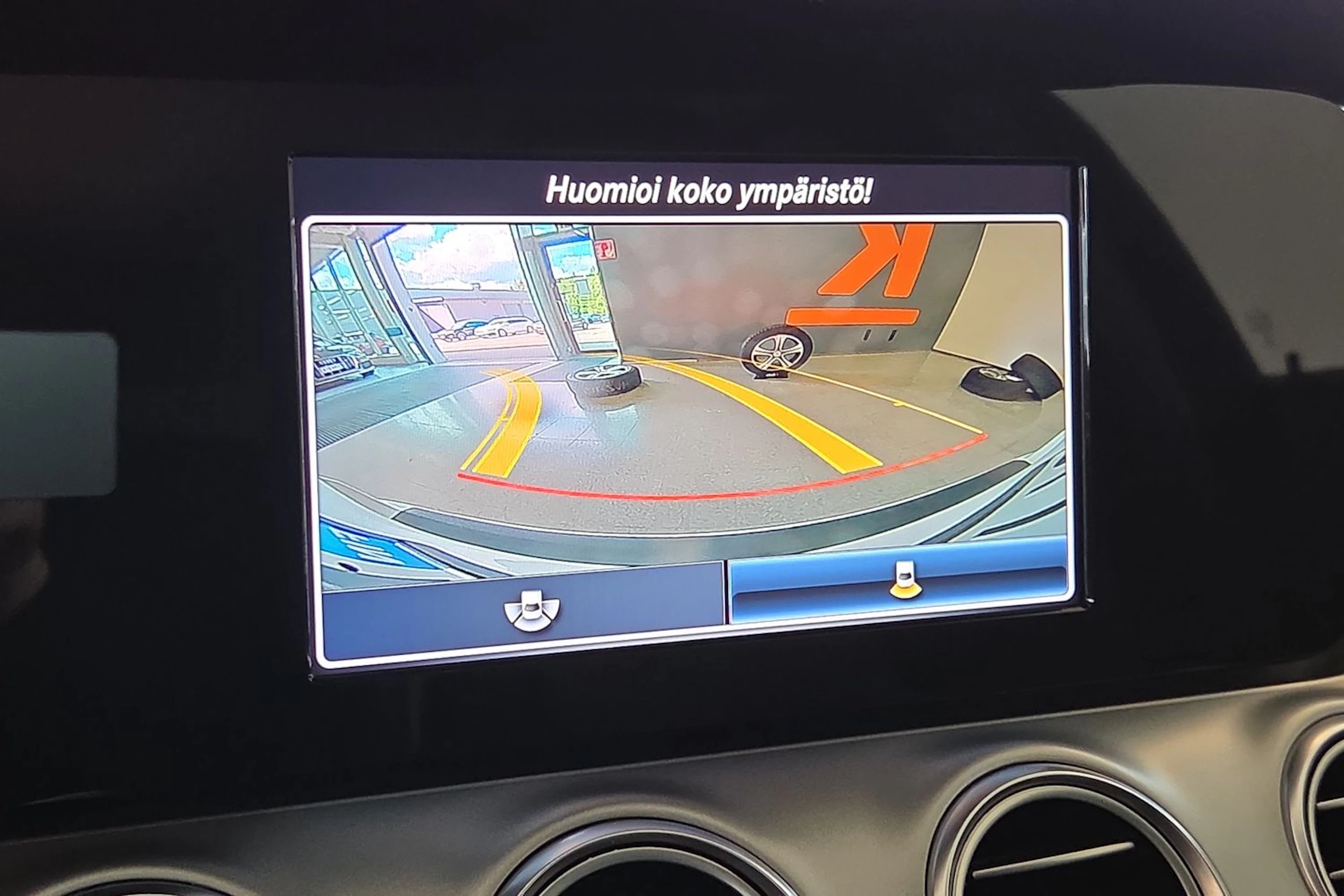 valkoinen Mercedes-Benz E 2020 kuva 19.