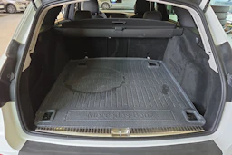 valkoinen Mercedes-Benz E 2020 kuva 25.