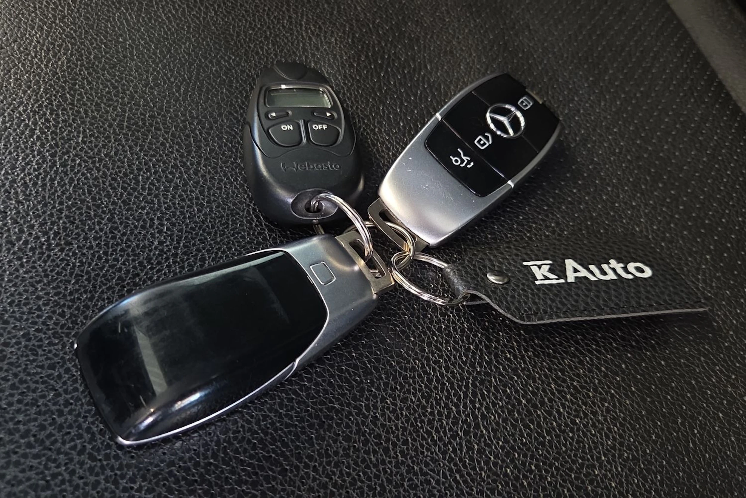 valkoinen Mercedes-Benz E 2020 kuva 26.