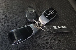 valkoinen Mercedes-Benz E 2020 kuva 26.