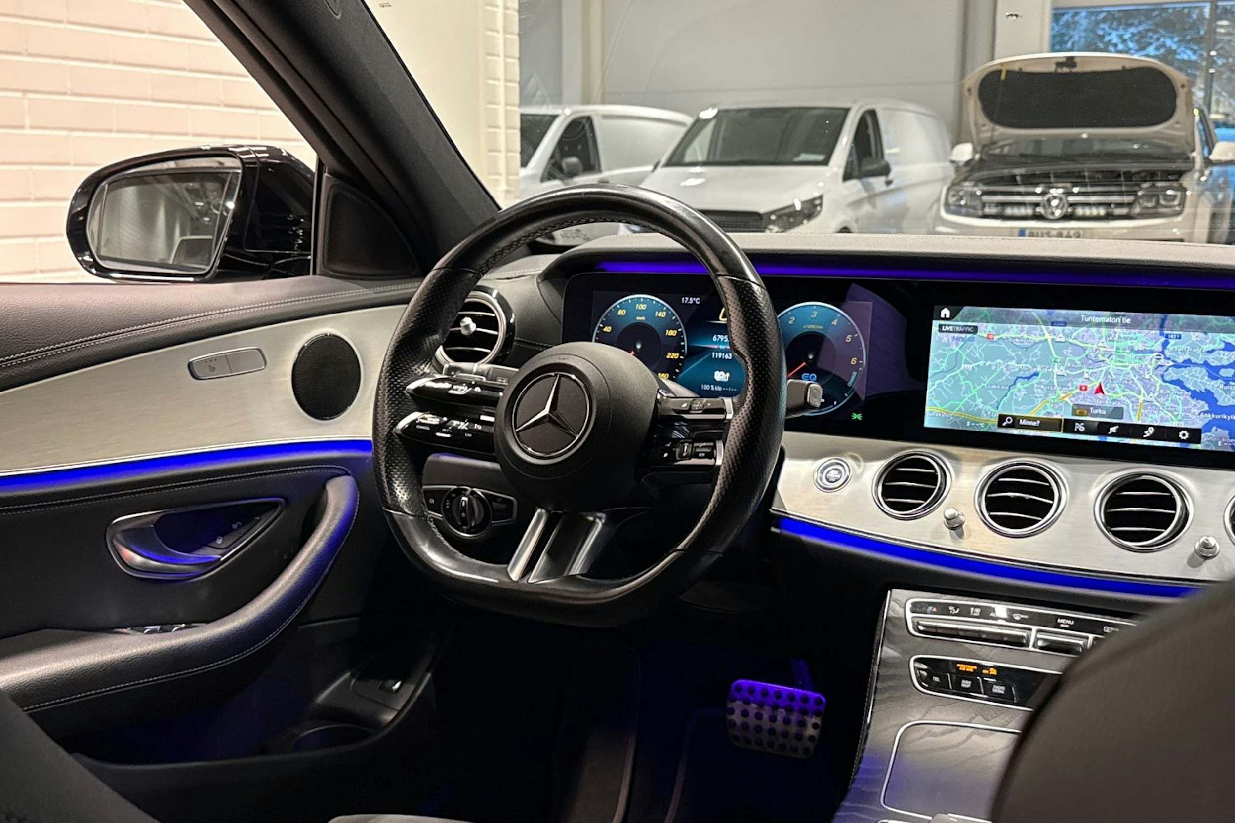 harmaa Mercedes-Benz E 2021 kuva 11.