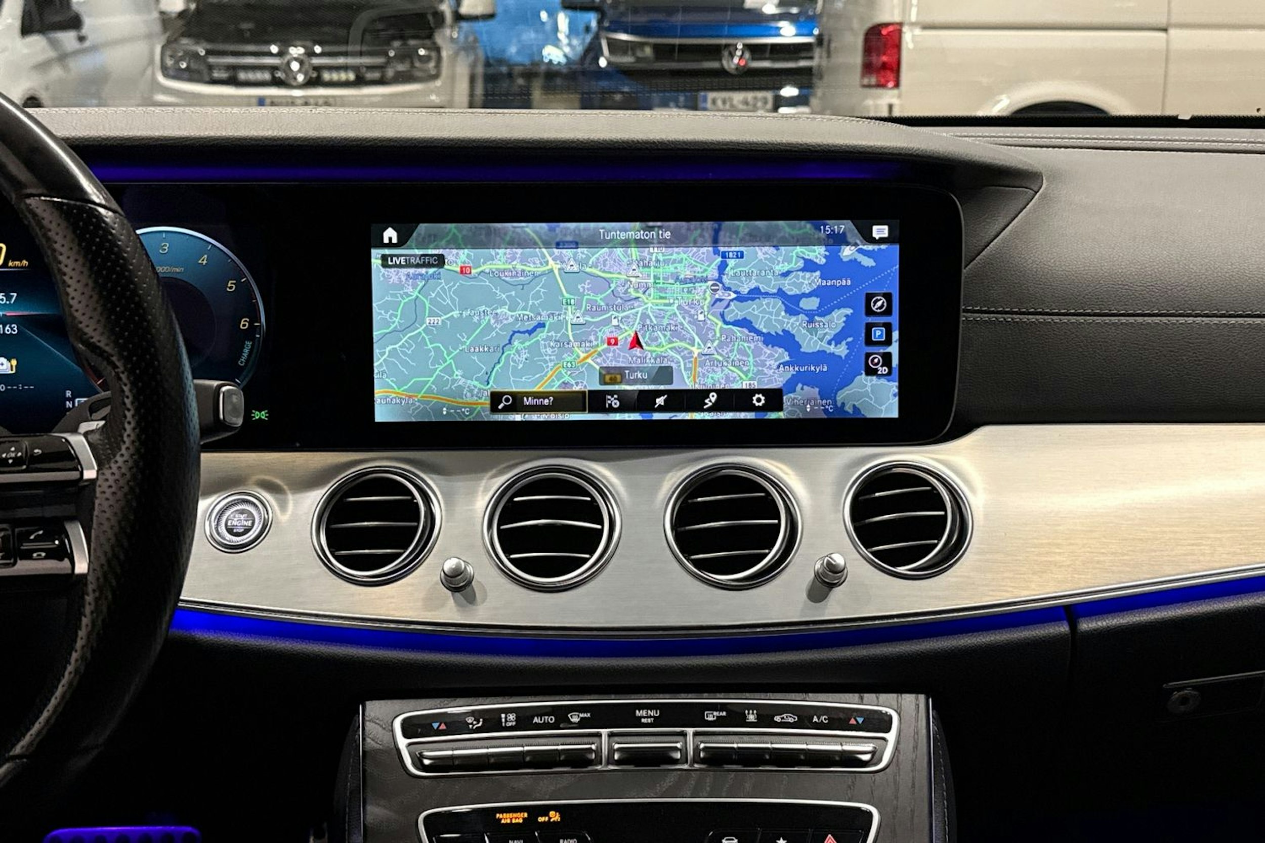 harmaa Mercedes-Benz E 2021 kuva 13.