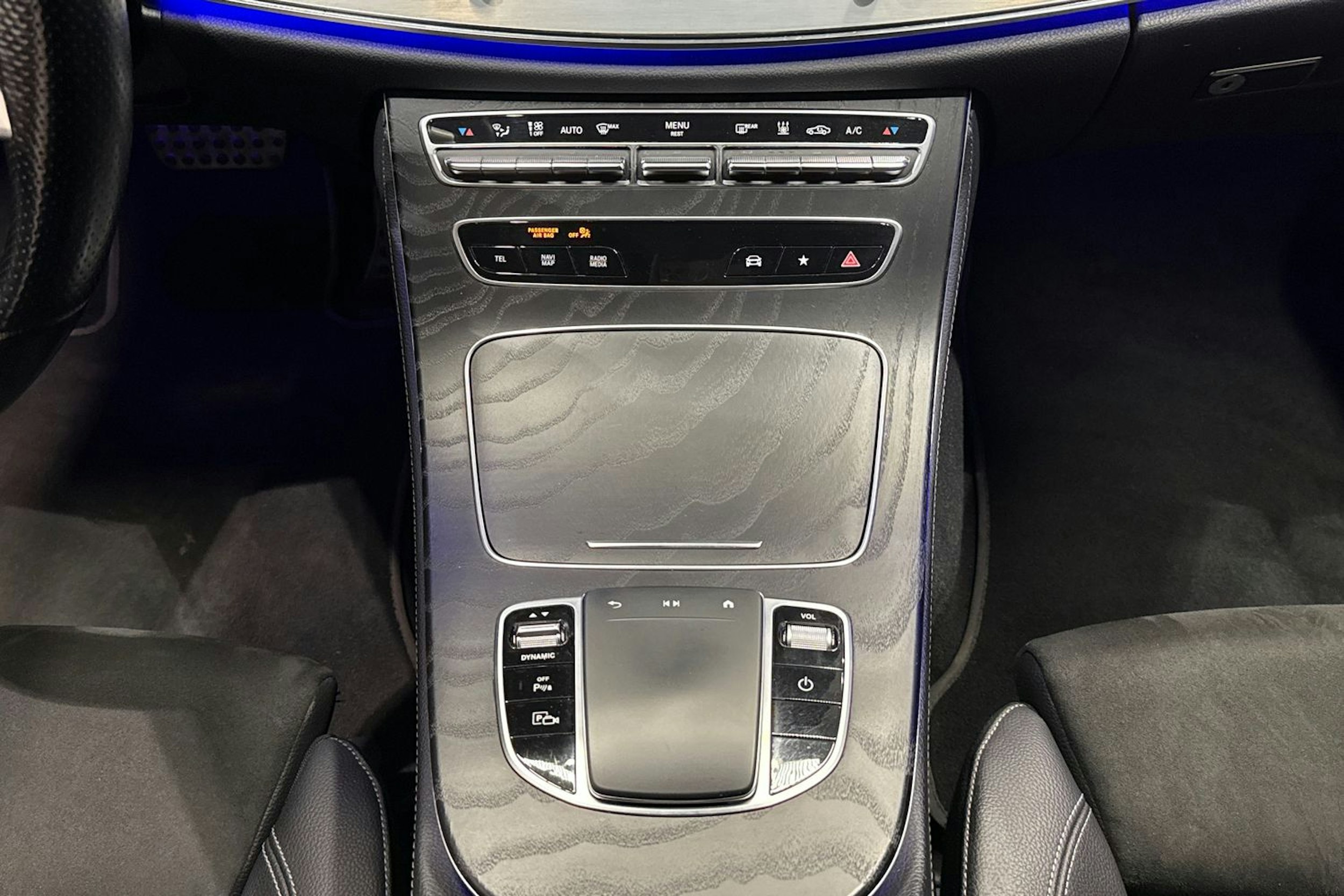 harmaa Mercedes-Benz E 2021 kuva 14.