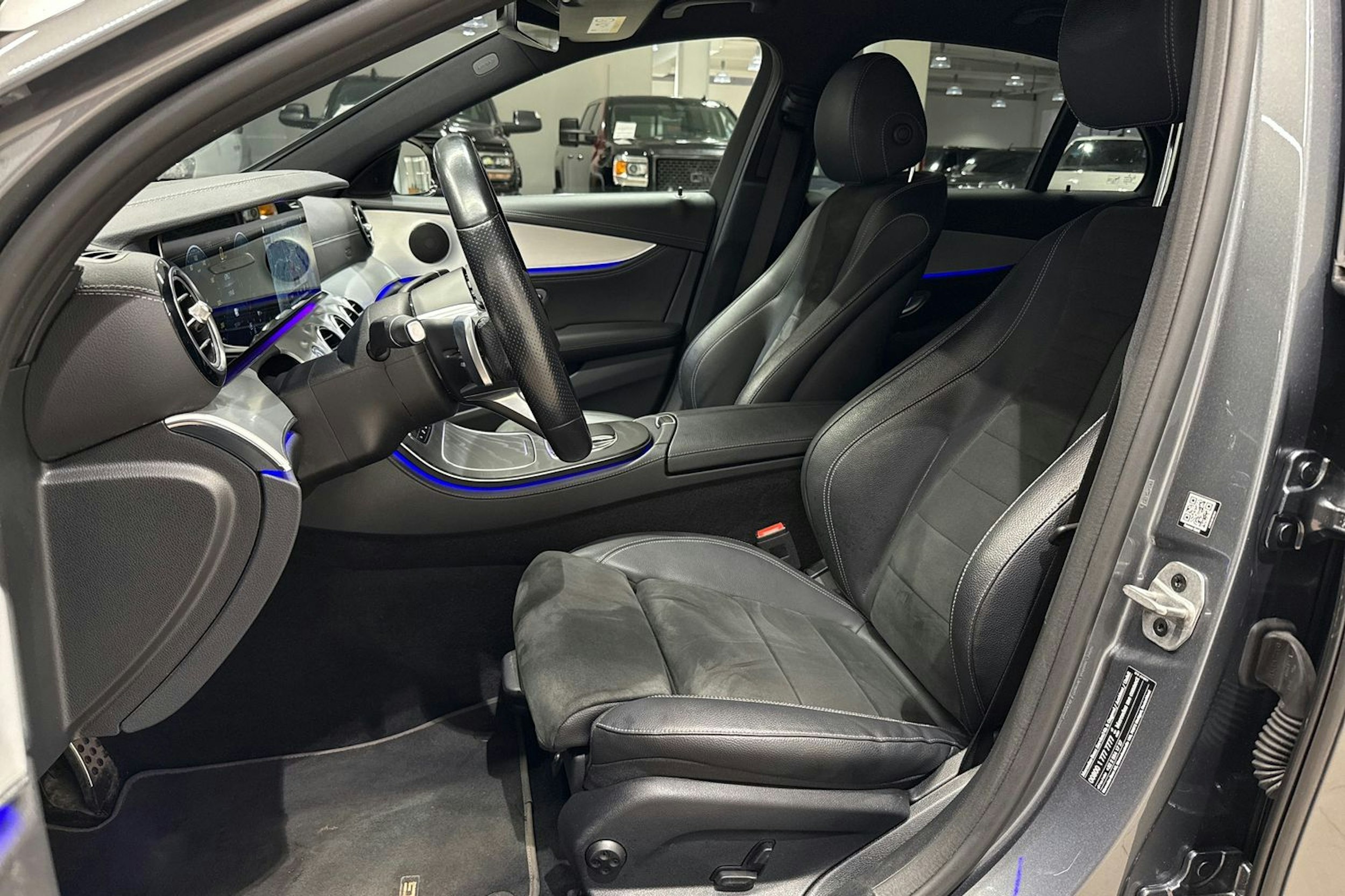 harmaa Mercedes-Benz E 2021 kuva 15.