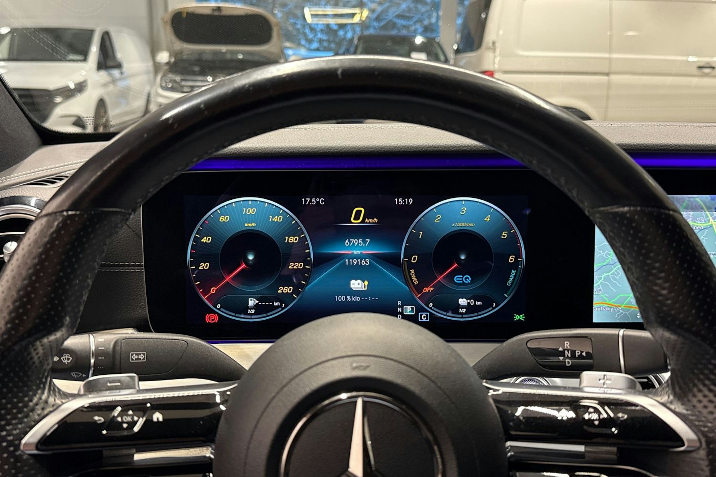 harmaa Mercedes-Benz E 2021 kuva 18.