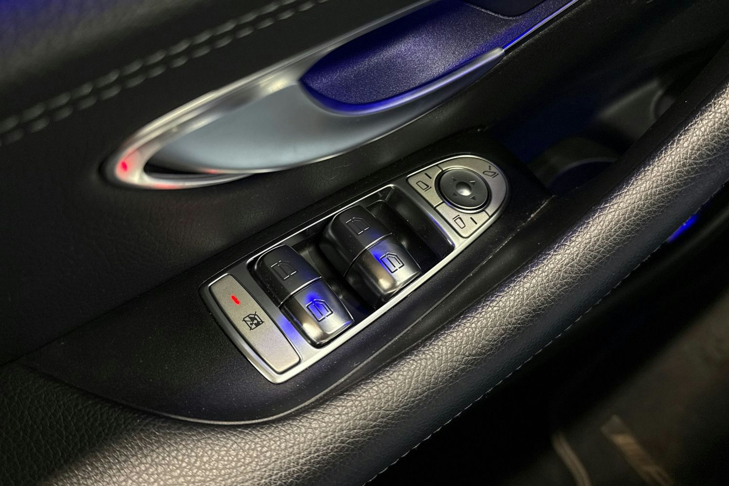 harmaa Mercedes-Benz E 2021 kuva 25.