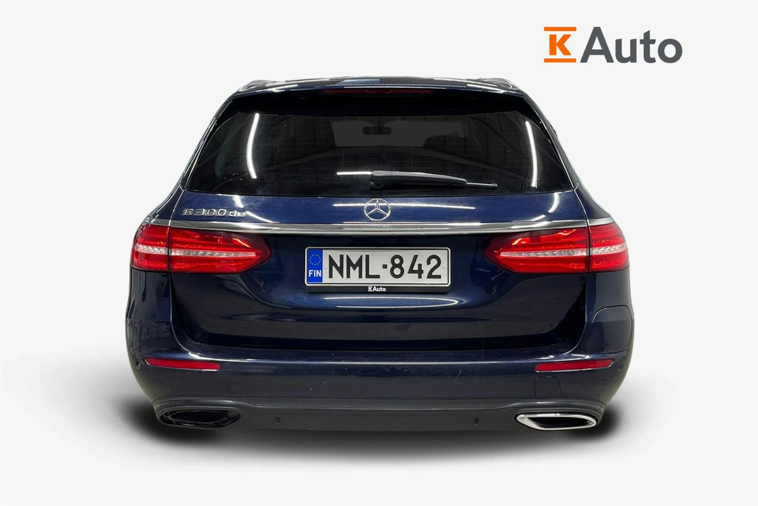 sininen Mercedes-Benz E 2020 kuva 3.
