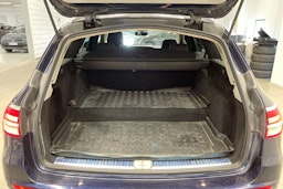 sininen Mercedes-Benz E 2020 kuva 14.