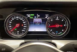 sininen Mercedes-Benz E 2020 kuva 15.