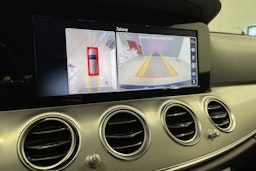sininen Mercedes-Benz E 2020 kuva 21.