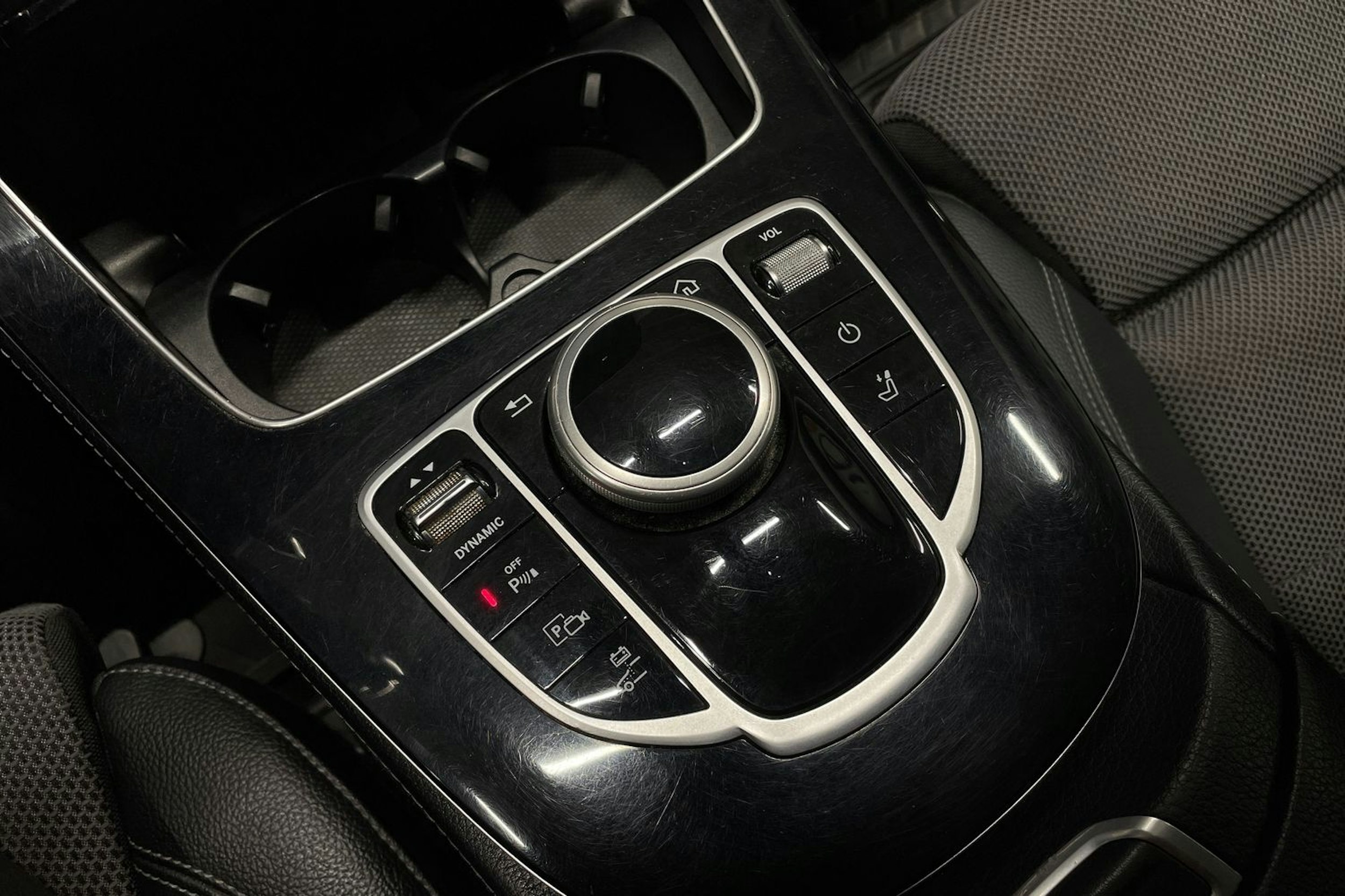 sininen Mercedes-Benz E 2020 kuva 23.