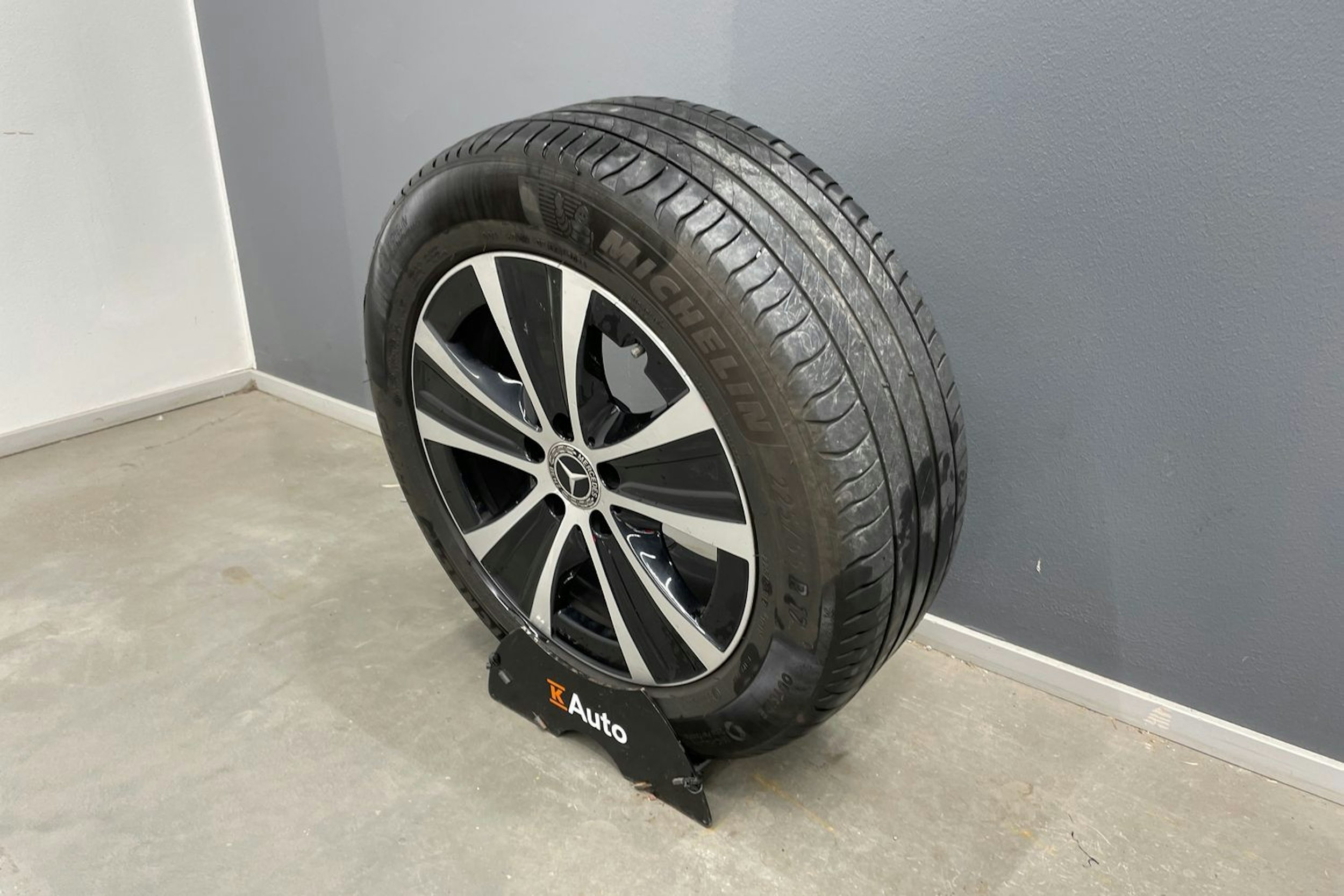 Musta Mercedes-Benz E 2020 kuva 14.