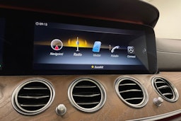 Musta Mercedes-Benz E 2020 kuva 17.